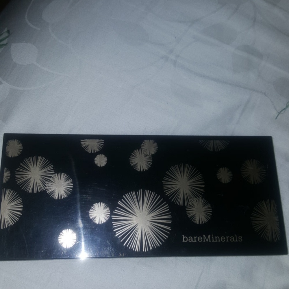 Eyeshadow palette